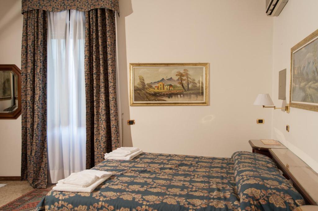 Vip Hotel Piacenza Pokoj fotografie