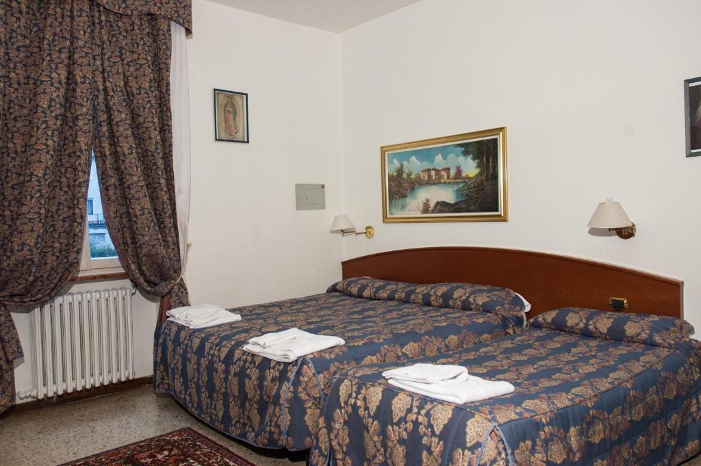 Vip Hotel Piacenza Pokoj fotografie