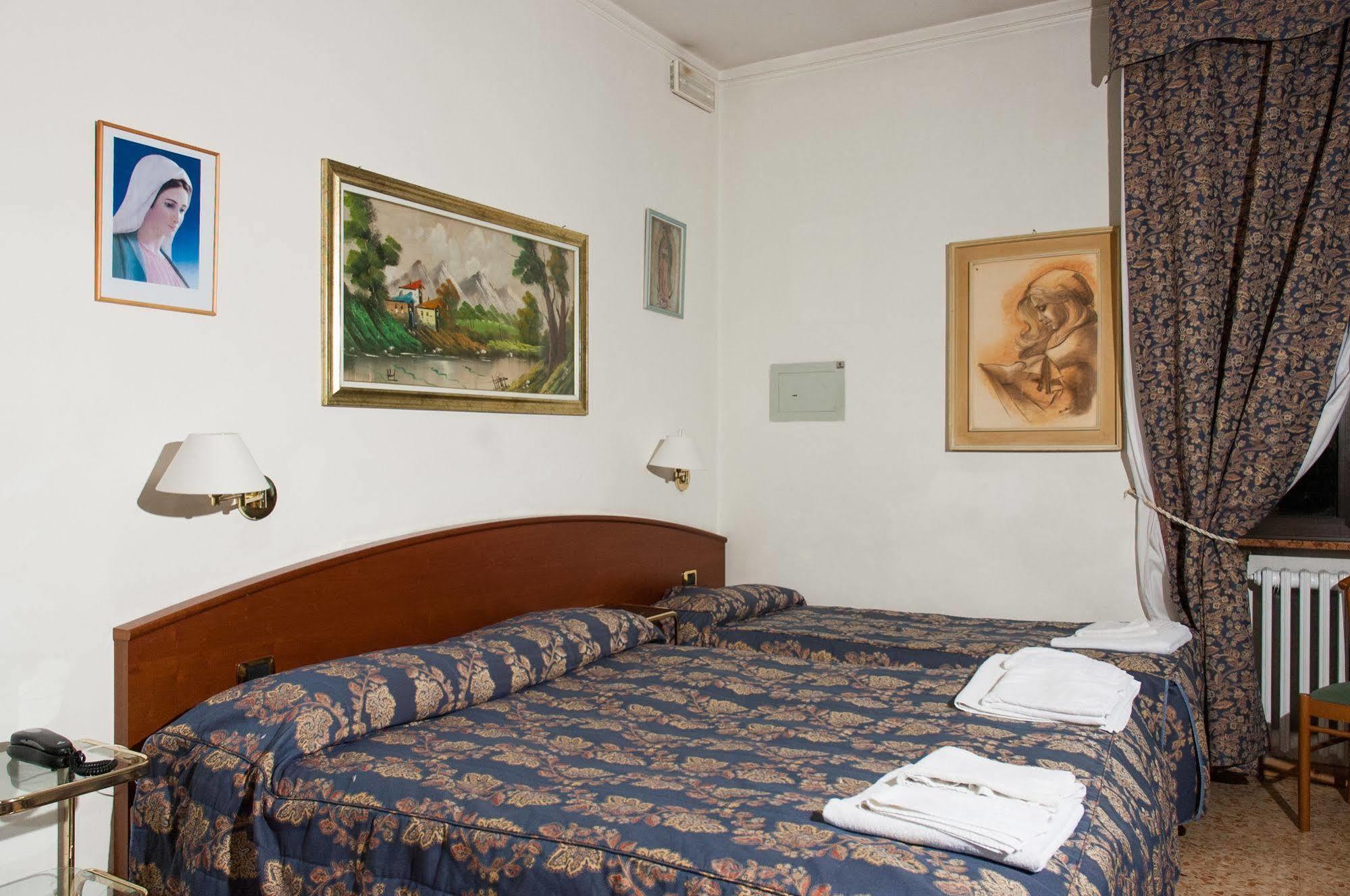 Vip Hotel Piacenza Exteriér fotografie