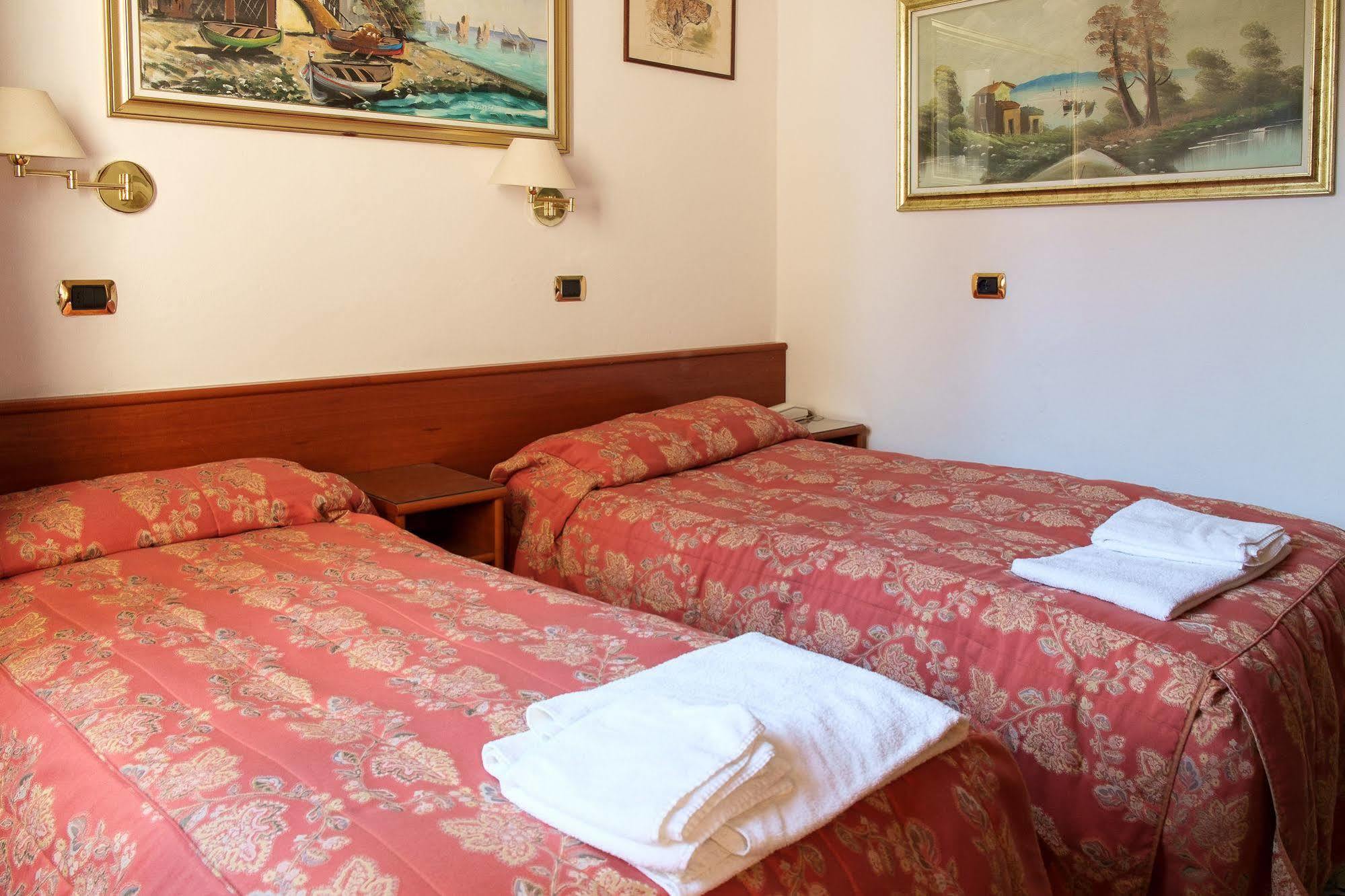 Vip Hotel Piacenza Exteriér fotografie