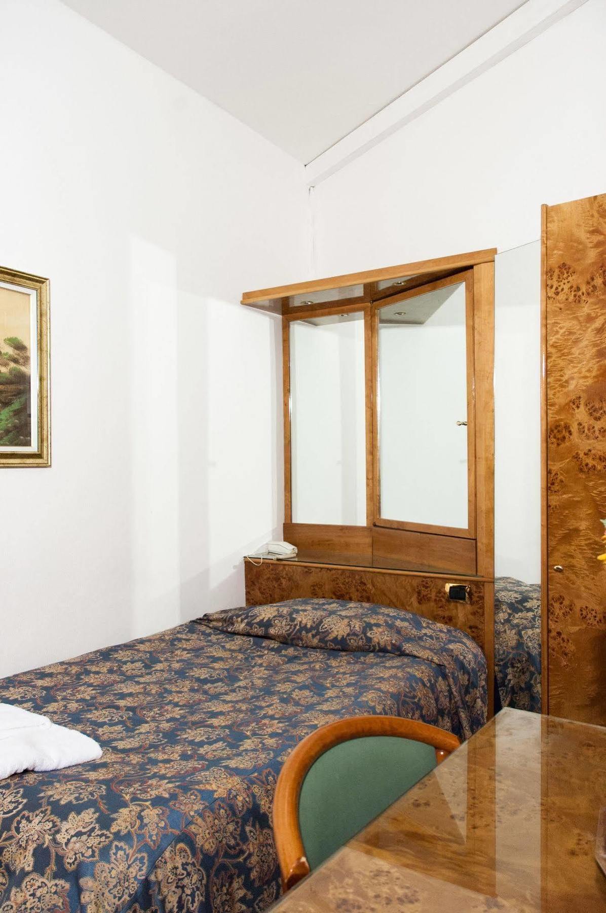 Vip Hotel Piacenza Exteriér fotografie