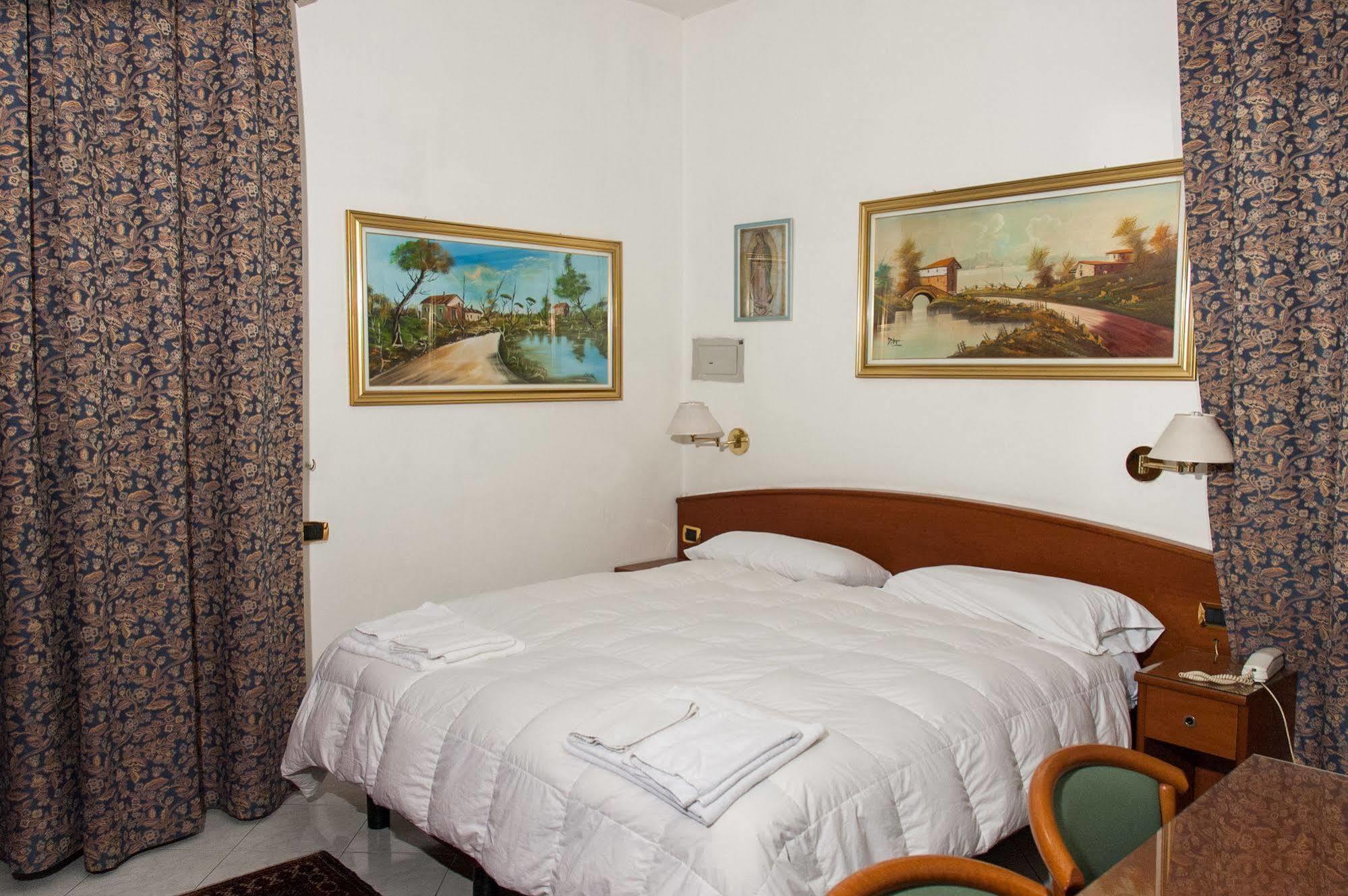 Vip Hotel Piacenza Exteriér fotografie